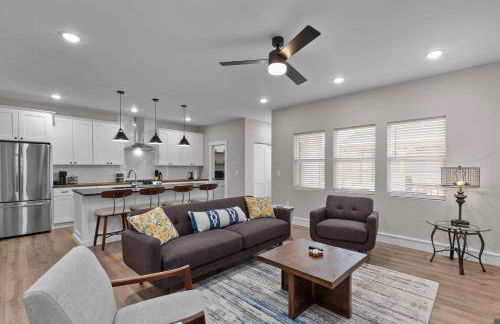 Bright Urban Comfort | JZ Vacation Rentals - Foto 31