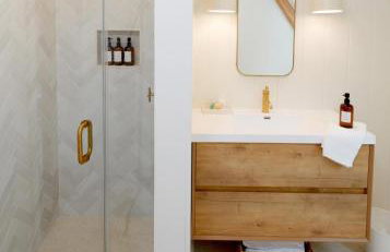 Luxury 5BR A frame w Heated Pool, Walk to Beach - Foto 15