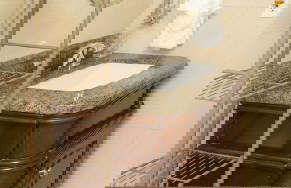 Castle Beach Club Apartments - Photo 93