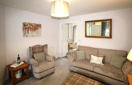 2 Bedroom House - Beautifully Decorated & Furnished - Parking - Large Garden - Foto 7