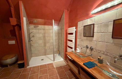 Maison renovee en pierres séjour spacieux avec jardin et terrasse aménagée près Omaha beach & Bayeux à 5mn de la mer tous commerces - Foto 61