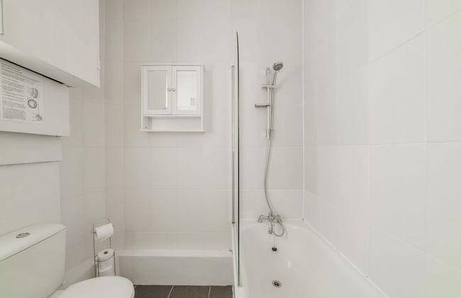 Large Studio Soho & Charing Cross Road - Photo 12