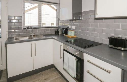 Bay View Bungalow Benllech, 5 Min Walk from Beach - Foto 7