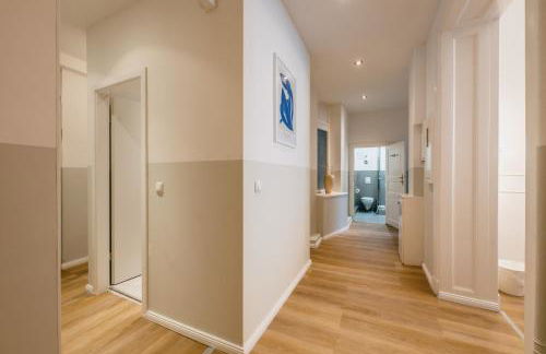 Renovated! 120qm Apartment 2 Bathrooms Balcony Up to 9 Guests - Foto 29