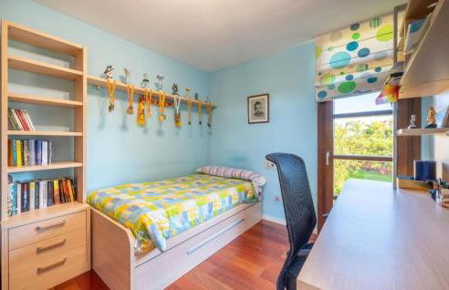 Villa de lujo con piscina, jacuzzi, jardín y terraza - Foto 36