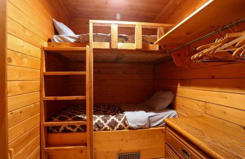 Mountain Lodge - Heated Pool 83 Degrees - Photo 9