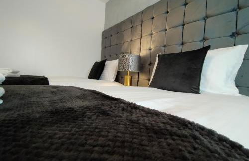 Sirius House - sleeps 7, driveway, garden - Photo 20