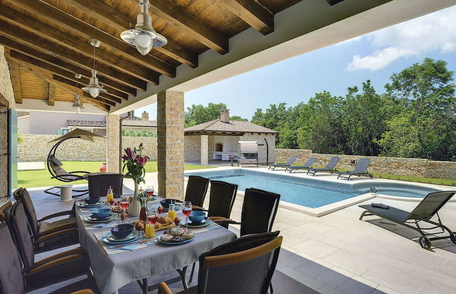 Lovely Holiday Home With Private Pool - Foto 25