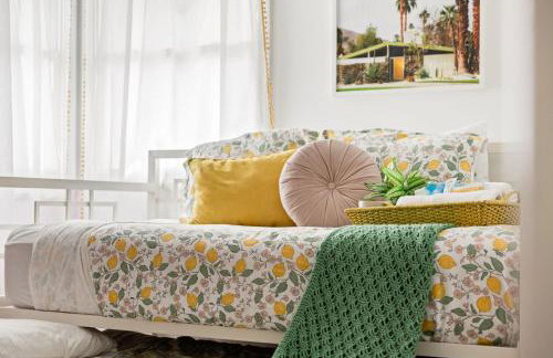 Indy Palm Pad with Patio & Tiki Bar-Mid-Century Charmer-Family Friendly - Photo 36