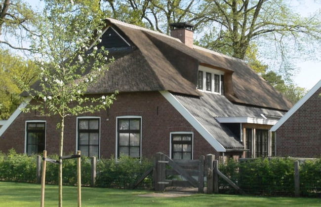 Charming Holiday Home in Nijverdal with Hot Tub - Foto 1