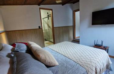 Chalé da Cachoeira - Cachoeira particular dentro da hospedagem - Foto 38