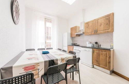 M&F Apartaments Gran Via - Photo 33