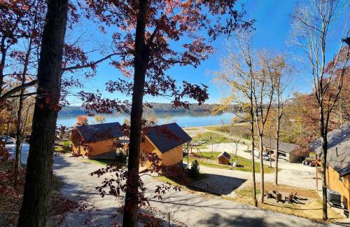 Rustic Tree A-Frame with Original Design by Tappan Lake in Ohio - Foto 14