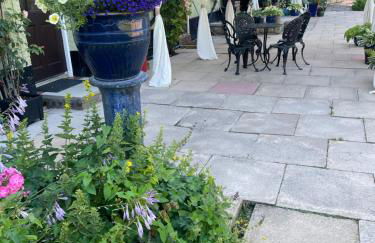 Pear Tree House 2 bed apartment - Photo 18