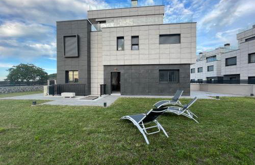 Lujosa casa en primera línea playa increibles vistas mar - Foto 7