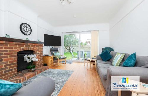 MUDEFORD ESCAPE by BOURNECOAST - A Chalet Bungalow with a Garden - Ideal for Family Getaways - HB9600 - Foto 15