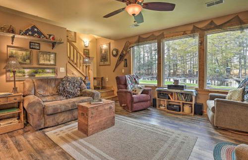 Secluded Birnamwood Cottage with Deck and River Views! - Foto 4