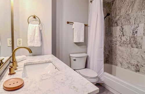 New cozy Fall foothill retreat in Boulder - Photo 10