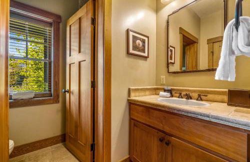 Steelhead Chalet 23 - Tamarack Resort - Deck - Garage - WiFi - Hot tub - Foto 38