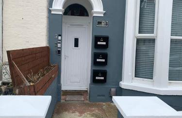 Ground Floor 2 Bedroom Apartment Southsea - Free Parking - Foto 23