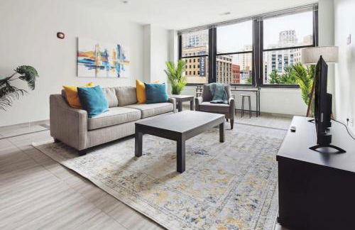 2BR Executive Downtown Apartment - Photo 12
