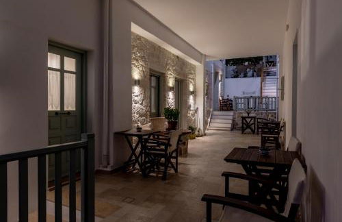 Monachofolitses - Photo 28