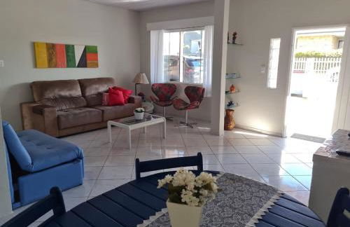 Casa ampla com 3 quartos com ar condicionado a 50mts da praia - Photo 8