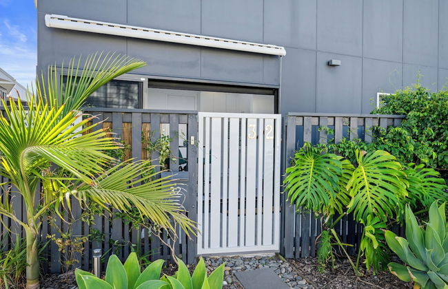 1 Bedroom Modern Townhouse in Casuarina - Photo 12