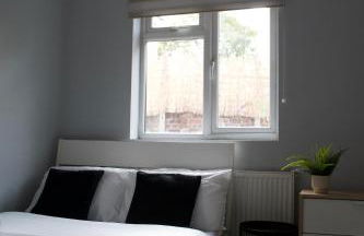 Stylish 2-Bed Garden Flat, 5 Mins to Brixton - Photo 22