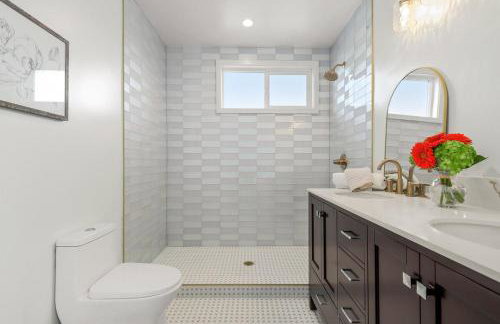 Quintessential SoCal indoor outdoor living with POOL - Foto 29