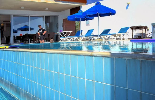 Blue - Beach Front Spectacular Villa Sleeps 10 - Foto 66