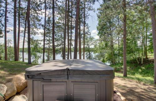Lakefront Nevis Cabin Escape with Hot Tub! - Foto 30