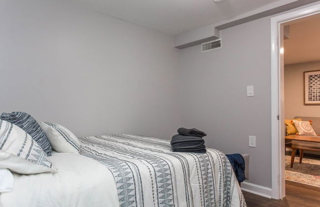 Mid Century Gem Comfort, Close to Train 3bd - Foto 5