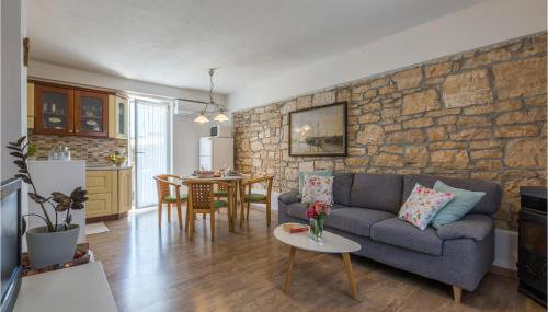 Beautiful Home In Putini With Kitchen - Foto 3