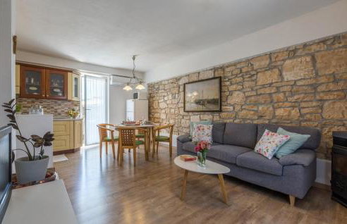 Beautiful Home In Putini With Kitchen - Photo 3