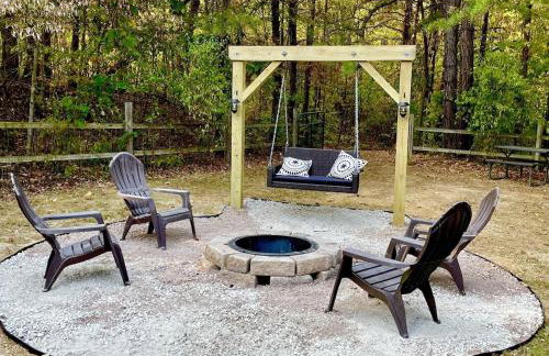 Breath of Heaven Cabin- Hot Tub, Deck, Pond, PETS - Foto 38