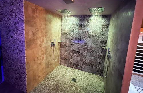 LE LOFT A BULLES (85m2 Jacuzzi Hammam Billiard Bar Douche Sauna) - Foto 23