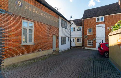 The Tudor Escape - 3 Bedroom House in Canterbury City Centre with Parking - Foto 45