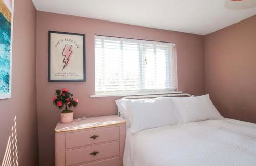 Cheshire Countryside Escape with Garden & Sunrise View - Foto 7