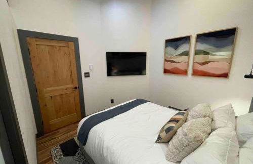 Blue Owl - Tree House Views! Couples Getaway! - Foto 15