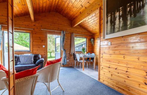 Chalet Lodge 2 - Hot Tub by Interhome - Foto 14