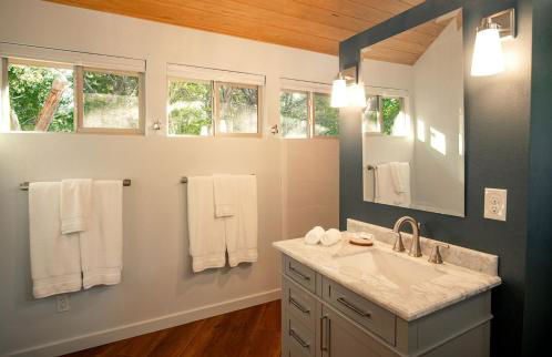 Gorgeous Glamping Yurt for a Unique Romantic Getaway near Austin - Foto 10