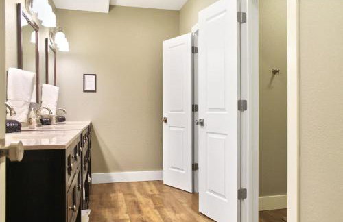 Awe Inspiring Mountain Lodge hot tub for large groups - Foto 19