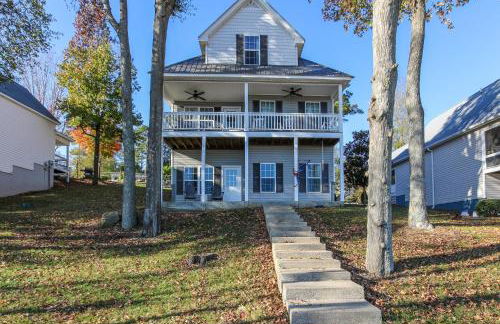 House #04 - Happy Camper-(No Pets) -Private Pier - Photo 1