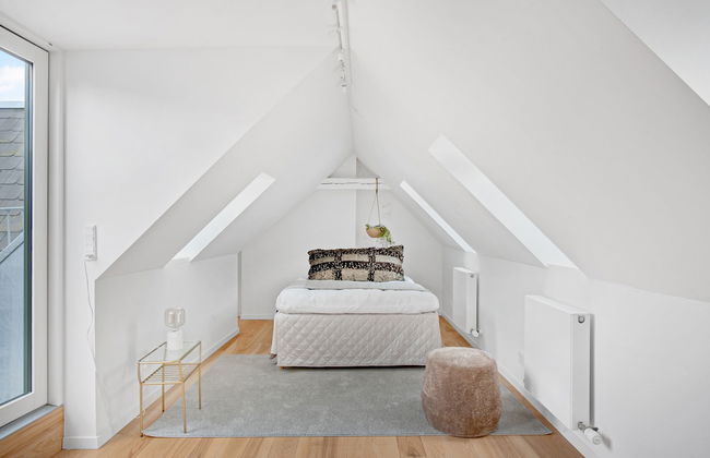 Sanders Regent Adorable 1 Bdr Apt w Terrace - Photo 2