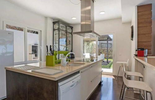 LUJOSA VILLA PISCINA 25 METROS SUIT 60m2 SPA SAUNA - Foto 10