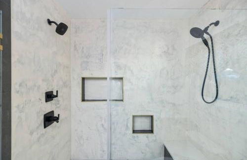 The Lyellton House: Water View, Steps from Beach - Foto 38