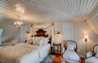 Fairytale Loft Suite 1 bed, 1 bath Luxury Apartment in Downtown Belmont - Foto 1