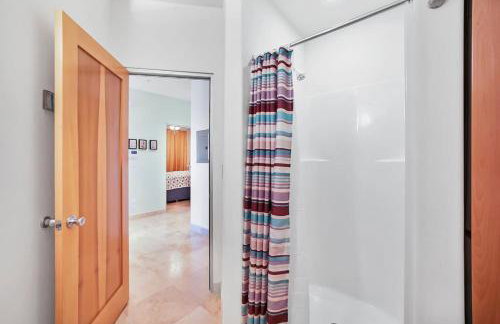 Oceanside Escape with 3 Bedrooms Spectacular Ocean View and Pool - Foto 20