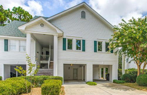 Marina and Pool Roomy Golf-View Home in Southport - Foto 33